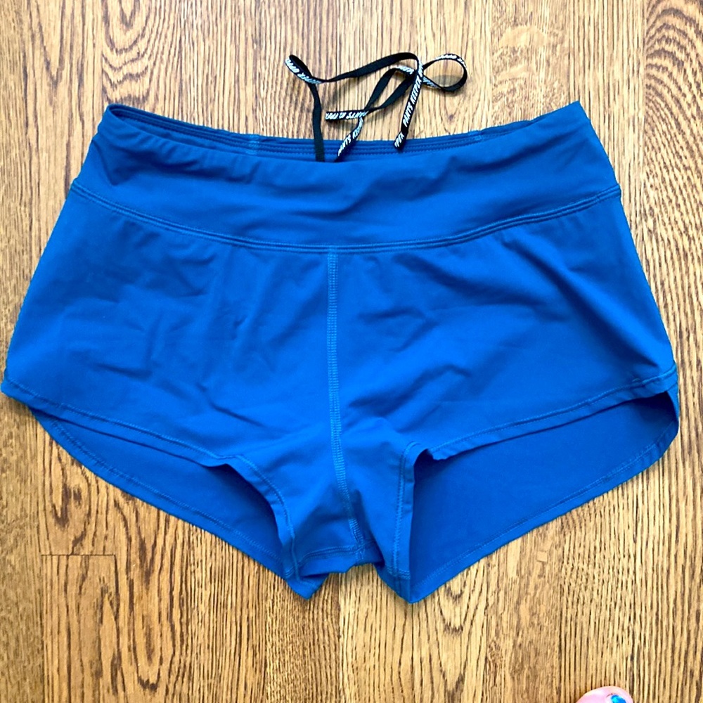 Jolyn Hewson run short XS Peacock